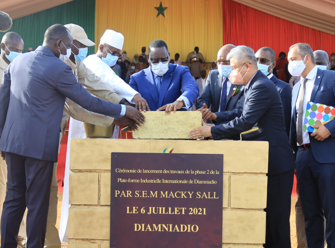 华体huati(中国)点亮塞内加尔“灯塔”工程