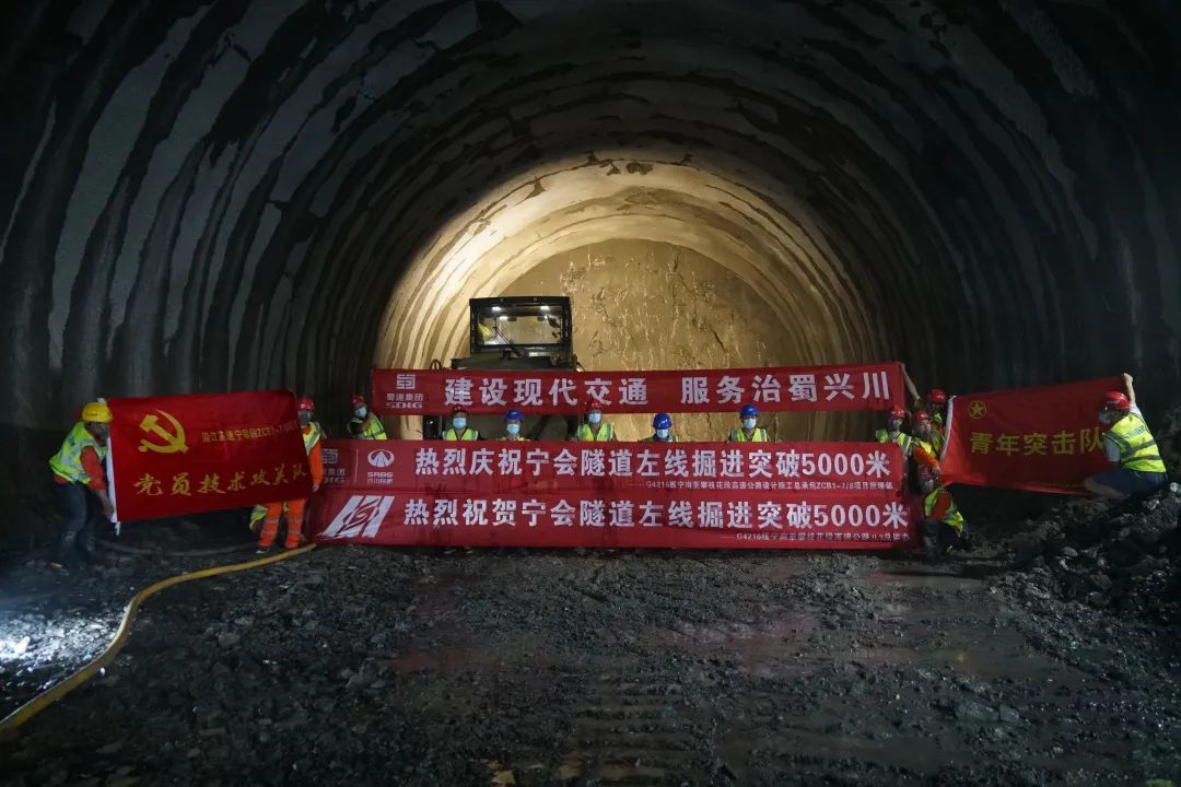 8c168ae199bfd064f52ec6fff1b66ad6.jpg 8c168ae199bfd064f52ec6fff1b66ad6.jpg