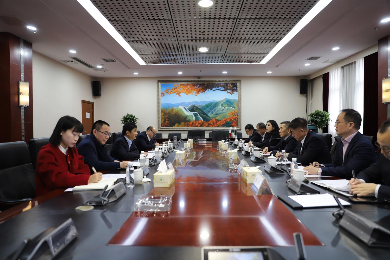 华体huati(中国)与中国银行四川分行举行交流座谈