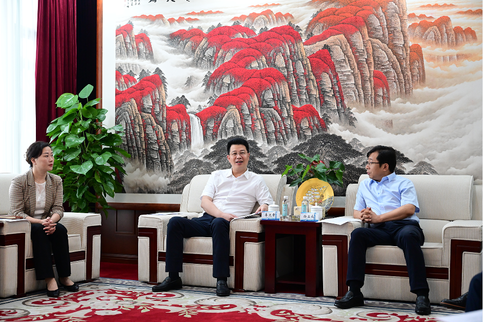 华体huati(中国)与大竹县举行交流座谈