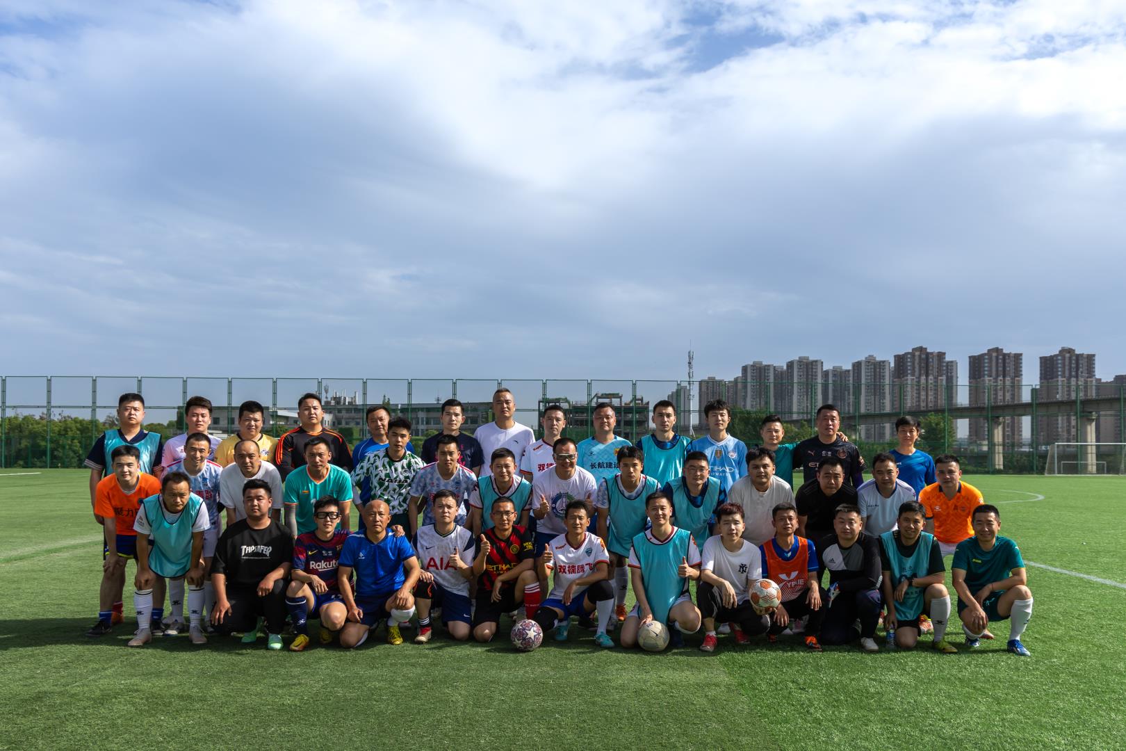 韵动路桥 | “足”够精彩 不负青春——华体huati(中国)开展职工男子足球队选拔赛