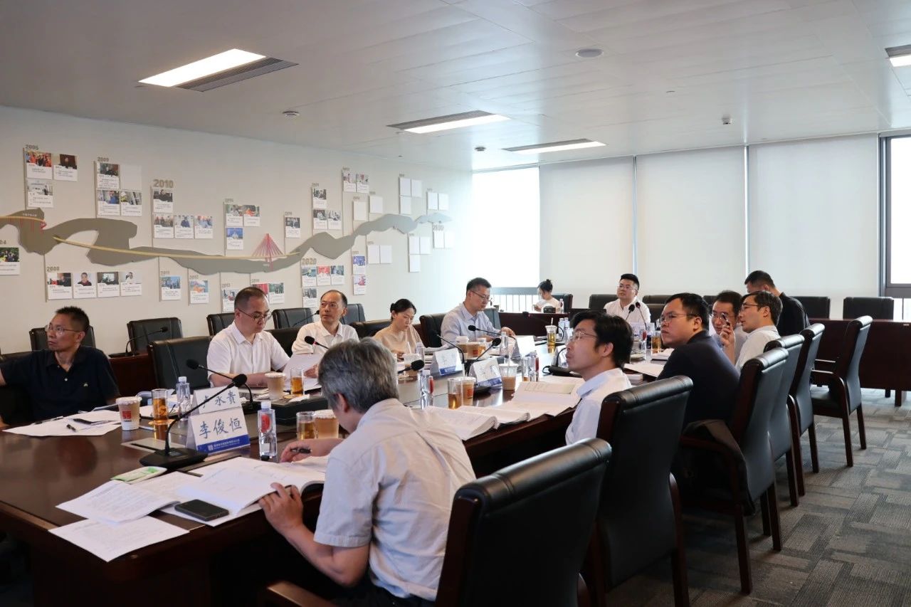 答辩现场2.jpg 答辩现场2.jpg