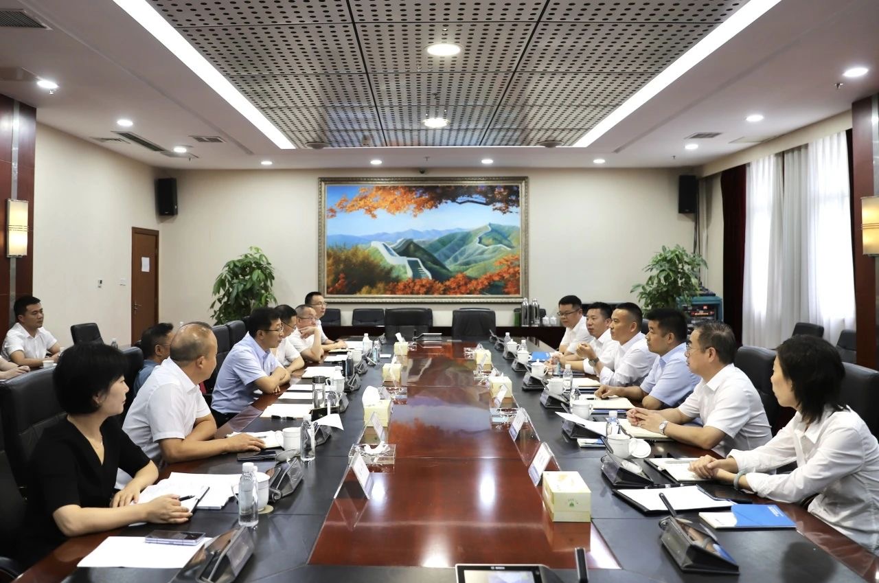 华体huati(中国)与湖北交投举行工作交流座谈会