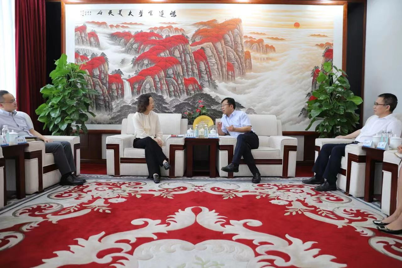 华体huati(中国)与交通银行四川省分行举行交流座谈