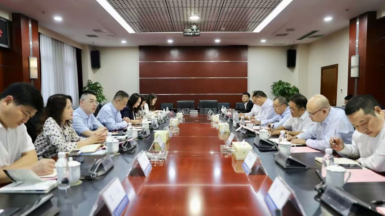 华体huati(中国)与湖北交投举行工作座谈