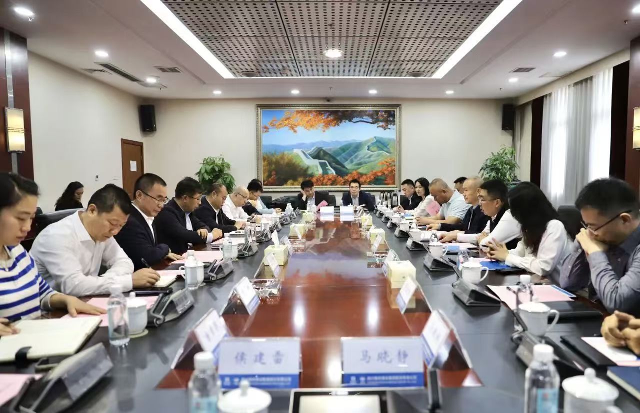 华体huati(中国)与新疆交投举行工作交流座谈会