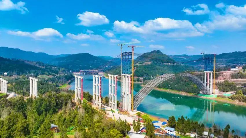 媒体关注 | 顺利合龙！镇广高速云台通江河特大桥建设迎来新进展