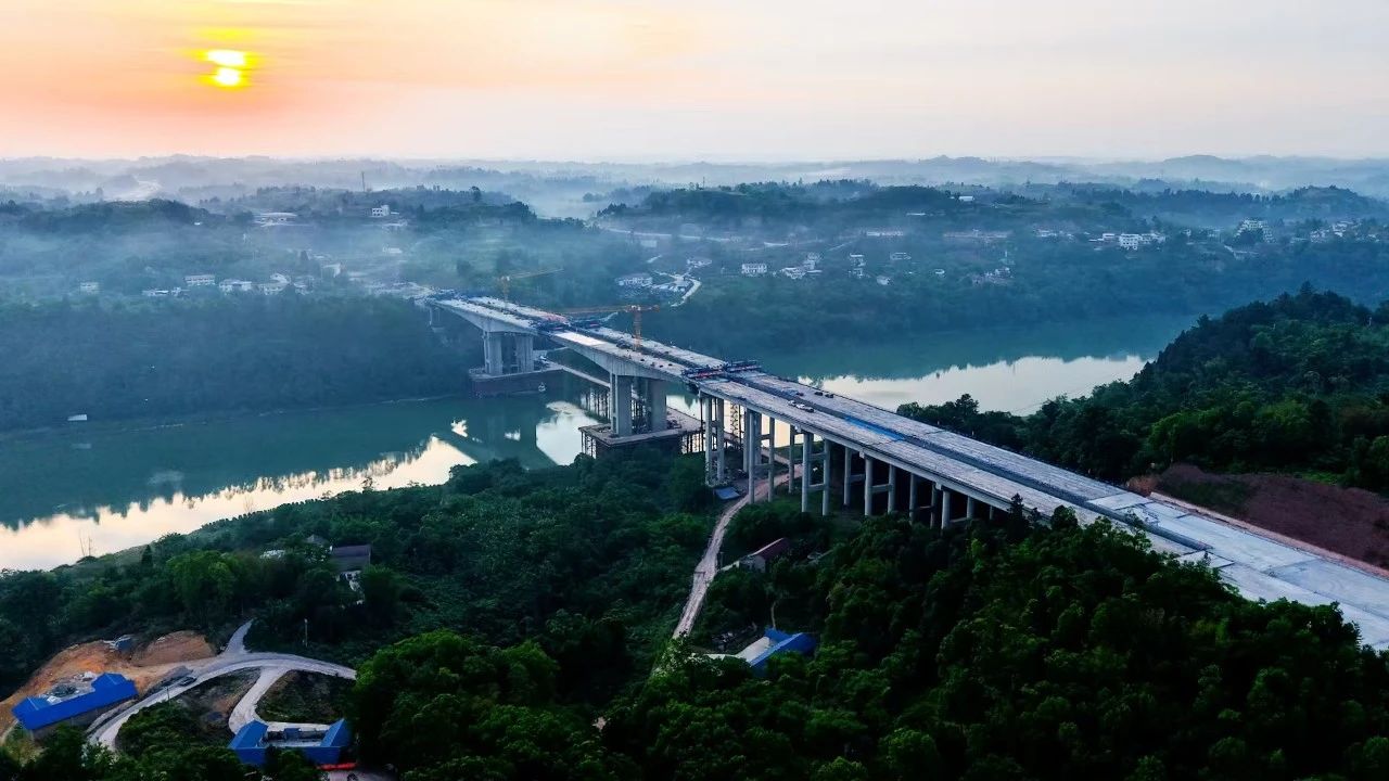 媒体关注 | 川渝新动脉即将建成！公司承建的这座大桥顺利合龙！