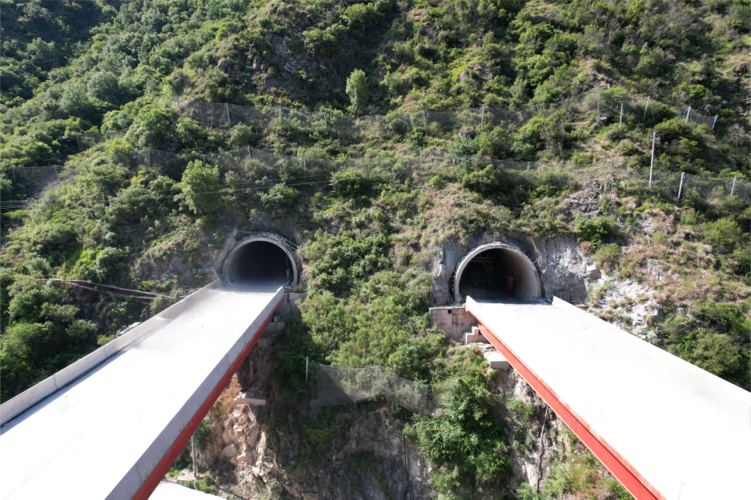 媒体关注 | 通车在望！泸石高速又有45公里主线贯通