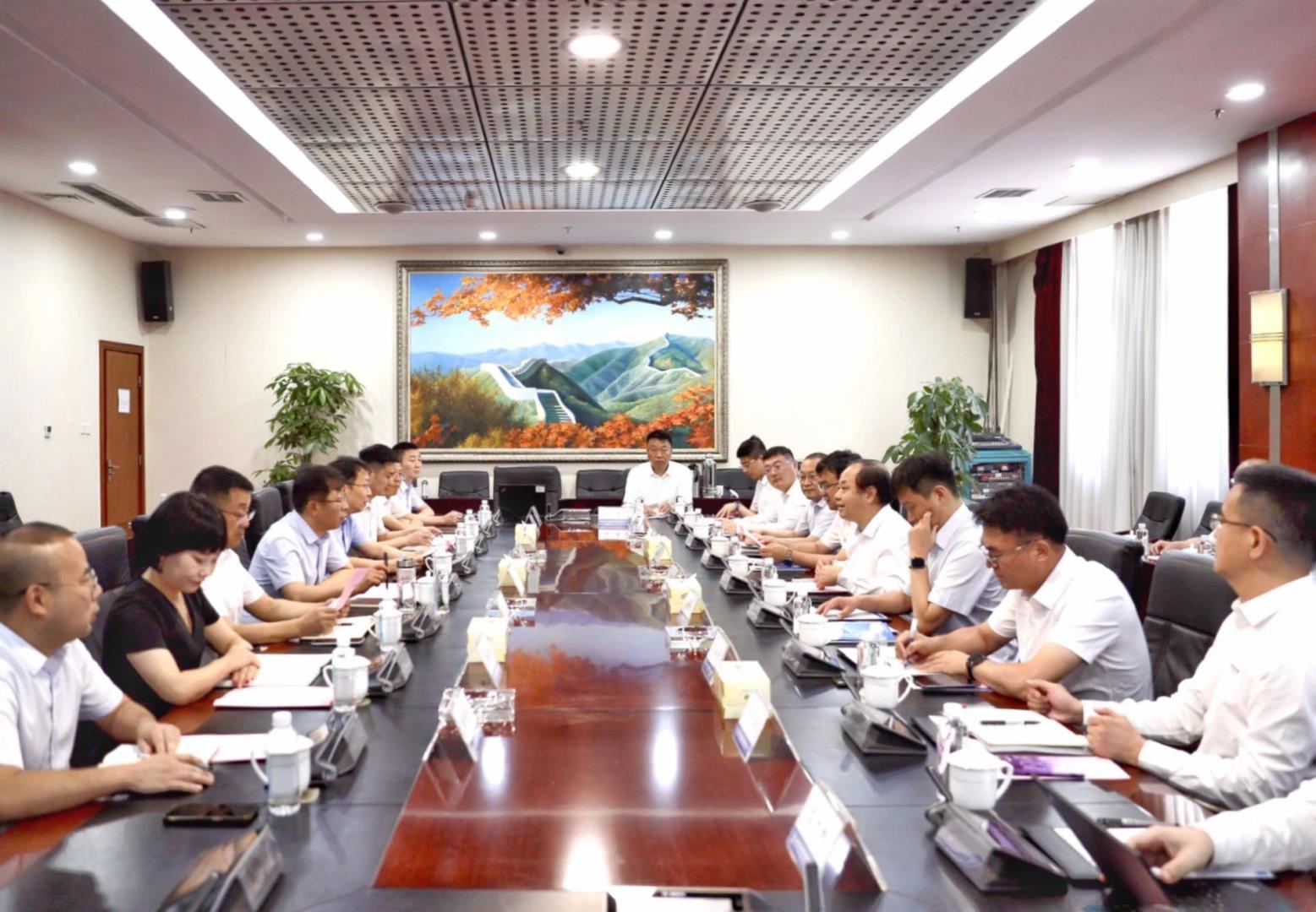 华体huati(中国)与山东重工举行交流座谈